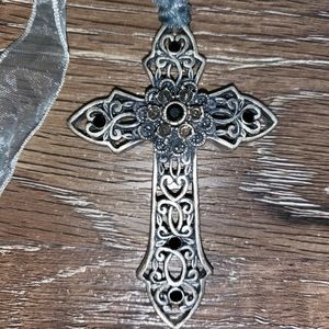 ❄️FWP cross on a ribbon